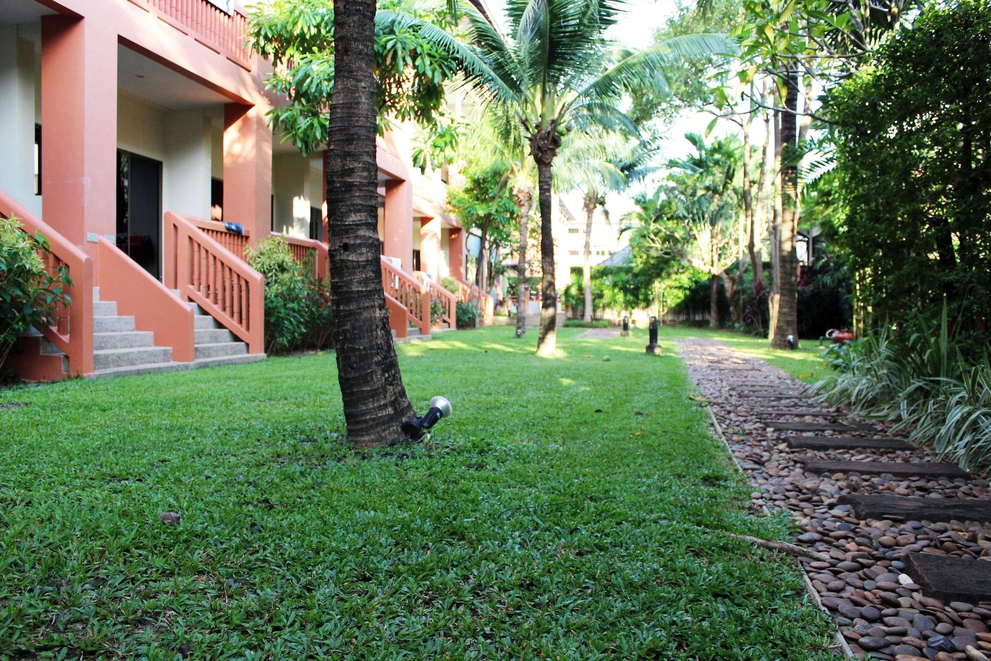 Kata Sea Breeze Resort - Sha Plus Exterior foto