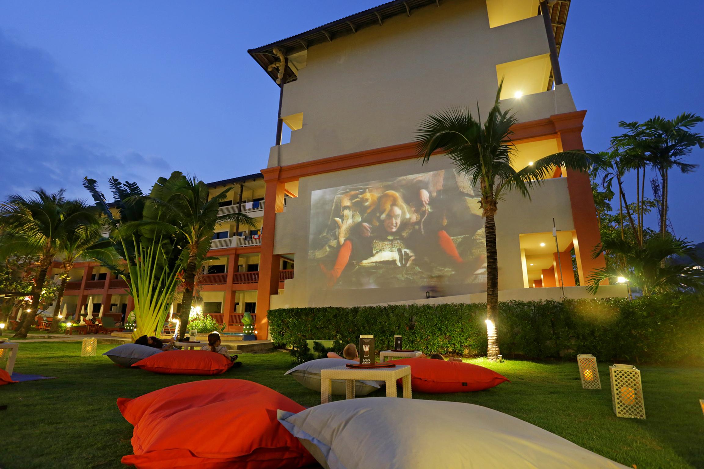 Kata Sea Breeze Resort - Sha Plus Exterior foto